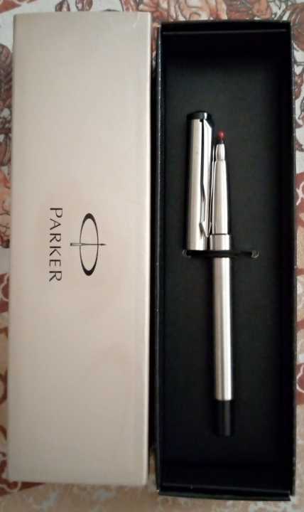Parker%20Vector%20Fountain%20Pen%20with%20free%20Parker%2045%20Ball%20Pen%20-%20Image%203
