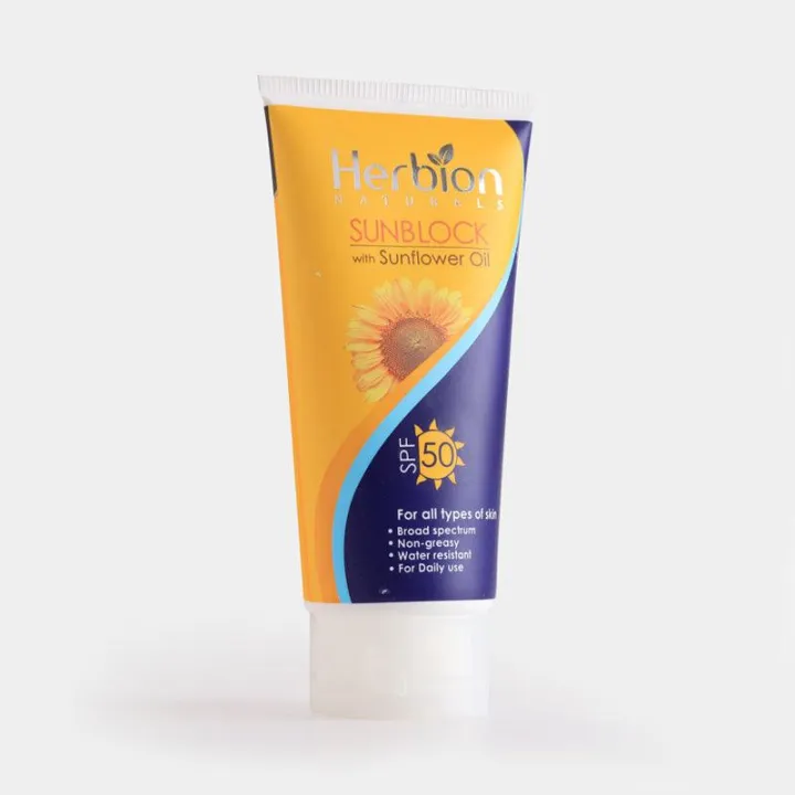 Herbion%20Natural%20Sun%20Block%20SPF%2050%20%7C%20Natural%20Sun%20Block%20Free%20From%20White%20Cast%20%7C%20100ml%20-%20Image%204