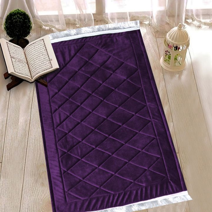 Luxury%20Anti-Slip%20Velvet%20Prayer%20Mat-Jaye%20Namaz%20Prayermat%20with%20foam-Quilted%20Jai%20Namaz%20%7C%20Janamaz%20-%20Image%204