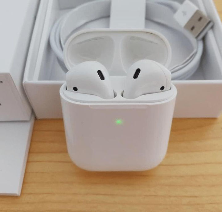 Air%20buds%20Bluetooth%20Earphones%20Airpods%20-%20Image%204