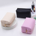 Makeup Bag Easy Access Strong Bearing Makeup Organizer Bag. 