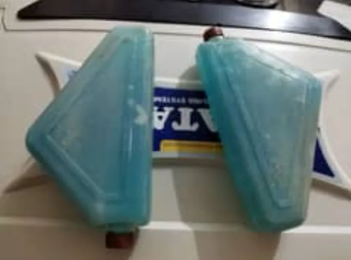 (Pack%20of%202)Leak%20proof%20Gel%20bottle%20Ice%20pack%20bottle%20for%20ice%20box%20air%20coolers,%20refreezeable%20icepack,%20Cooling%20refrigerant,%20Travel%20-%20Image%202