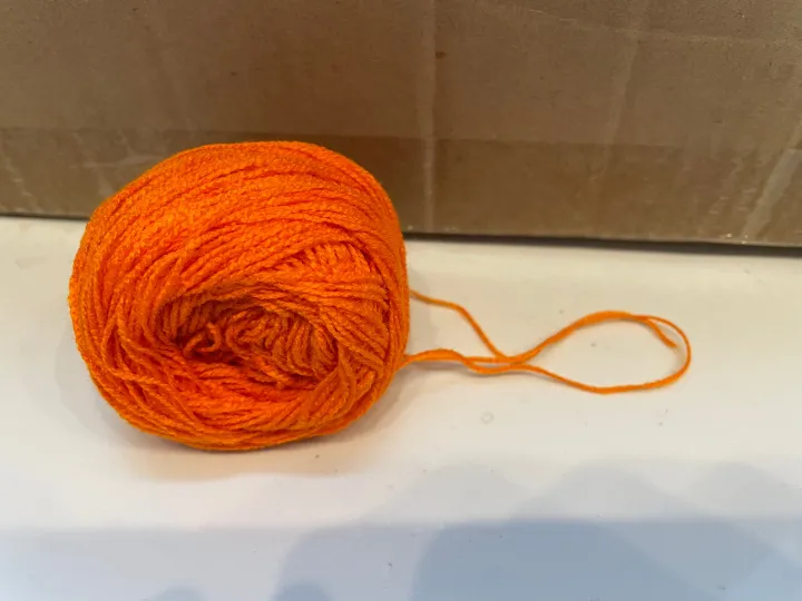 Al%20Saeed%20Wool%20Embroidery%202ply%20Woolen%20Yarn%20Thread%20Pack%20(12pcs)%20-%20Image%202