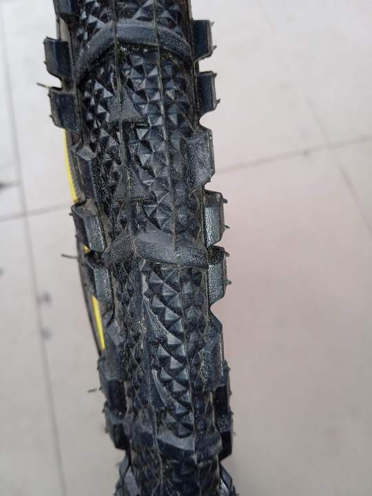 Cycle%20Tyre%2018%20inch%20Bicycle%20Cycle%20Mountain%20Bike%20Tire%20Black%20-%2018%20X%201.75%20Tire%20%20inner%20Outer%20-%20Image%209