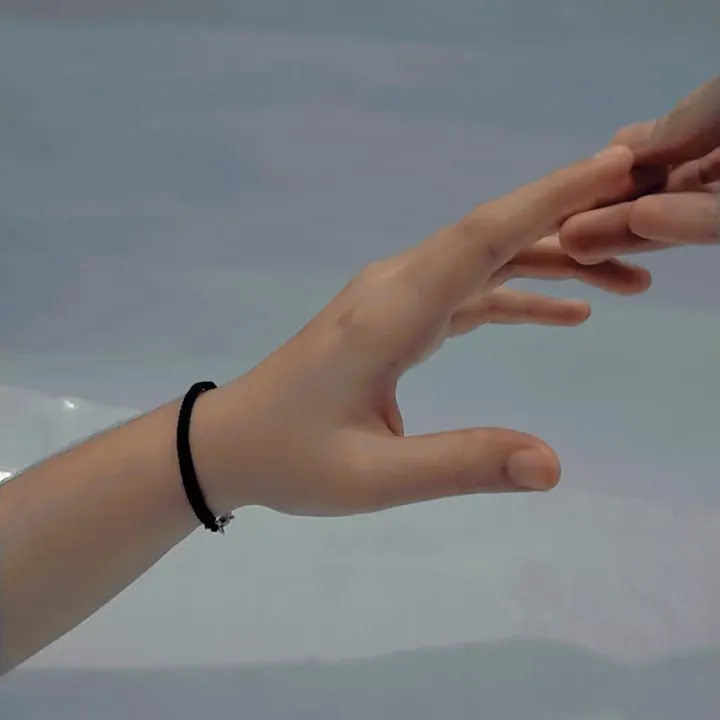 Lumen%20Hand%20Band%20For%20Both%20Girls%20And%20Boys%20Or%20Hand%20Band%20For%20Fashion%20-%20Image%205