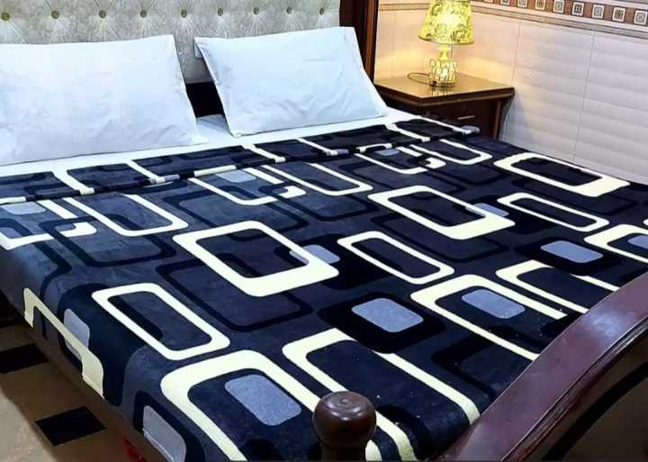 High%20Quality%20AC%20Blanket%20Single%20and%20double%20Bed%20Fleece%20Blanket%20/Kambal%20By%20Quality%20Fashion%20-%20Image%203