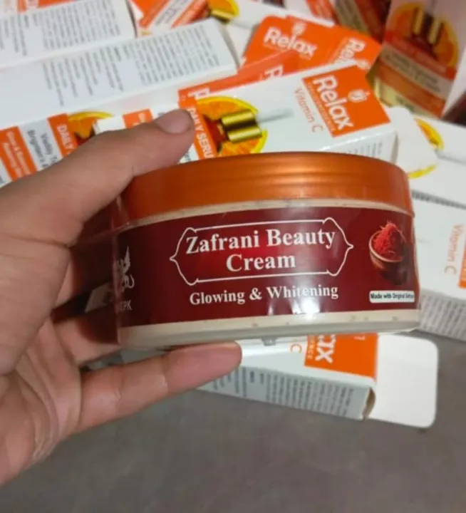 Zafrani%20Beauty%20Cream%20Saffron%20Infused%20Brightening%20Cream%20for%20Glowing%20Hydrated%20and%20Even%20Toned%20Skin%20-%20Image%204
