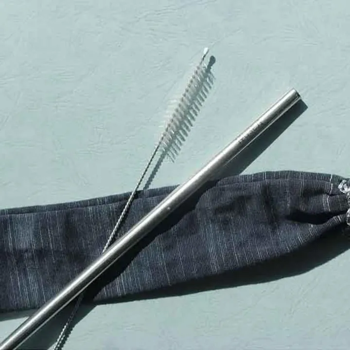 Stainless%20Steel%20Straw%20With%20Cleaner%20And%20Pouch%20-%2010mm%20Silver%20Color%20-%20Image%202