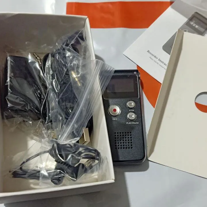 SpeedX%20Digital%20Voice%20Recorder%20Device%20with%208GB%20Storage%20-%20Rechargeable%20Sound%20Recorder%20-%20Image%204