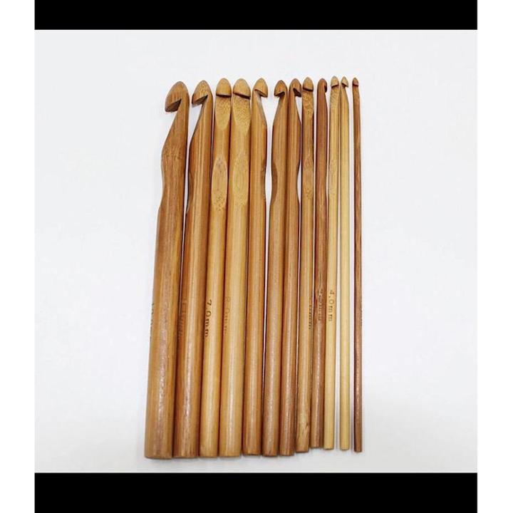 Wooden Crochet Hook Set (Set of 12 Hooks)