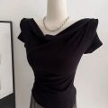 Modal Han ins summer temperament is versatile, showing the chest, swinging collar design, slim fit, and underwear with a base shirt. 