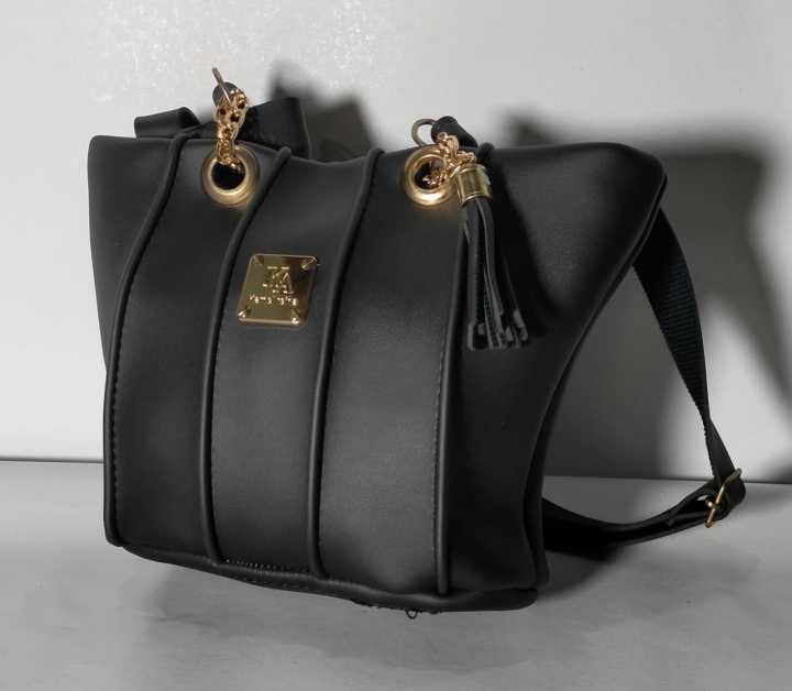 Classic%20Black%20Faux%20Leather%20Handbag%20with%20Gold-Tone%20Chain%20Handle%20and%20Decorative%20Tassel,%20Adjustable%20Shoulder%20Strap,%20for%20Office%20and%20Evening%20Wear%20-%20Image%206