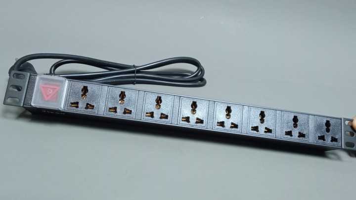 I-Tech%208%20Ports%20Power%20Distribution%20Unit%20PDU%20-%20Expand%20Power%20Options%20with%208%20Port%20PDU%20Power%20Socket%20Lead%20-%20Image%202