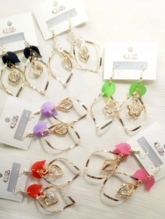 Choose%20Your%20Own%203%20Pairs%20of%20Elegant%20Light%20Weight%20Fashion%20Drop%20Earrings%20%7C%20Trendy%20Gold-Tone%20Earrings%20Set%20for%20Girls%20&%20Women%20-%20Image%208