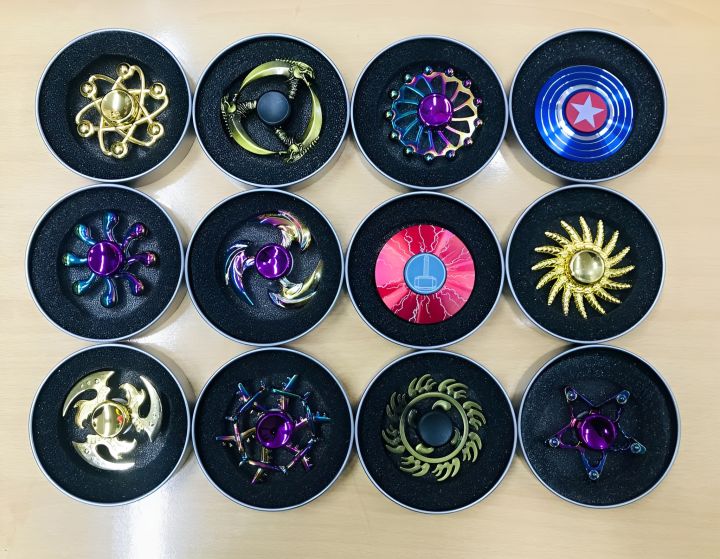 zinc alloy Fidget spinner stainless steel hand spinners  in random design for Anxiety stress relief/for playing/Thinking/Brain teaser/compact body stuffer for adults and kids (ONLY 1 PIECE)