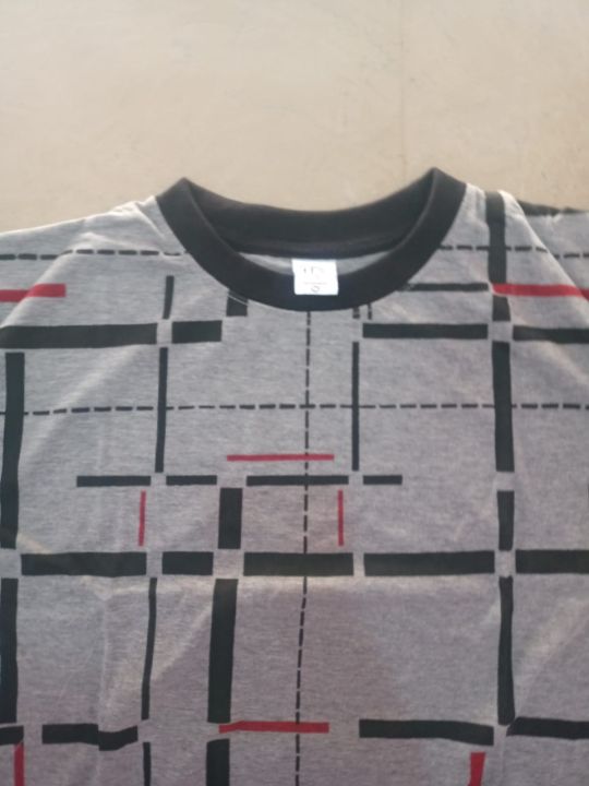 Elegant%20Curved%20Design%20T-Shirt%20For%20Boys%20-%20Image%204