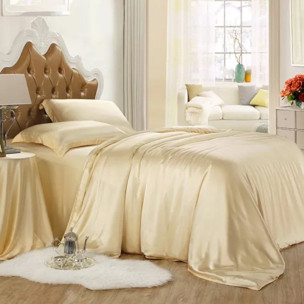 Cream%20Silk%20Bedding%20Set%20-%20Image%202