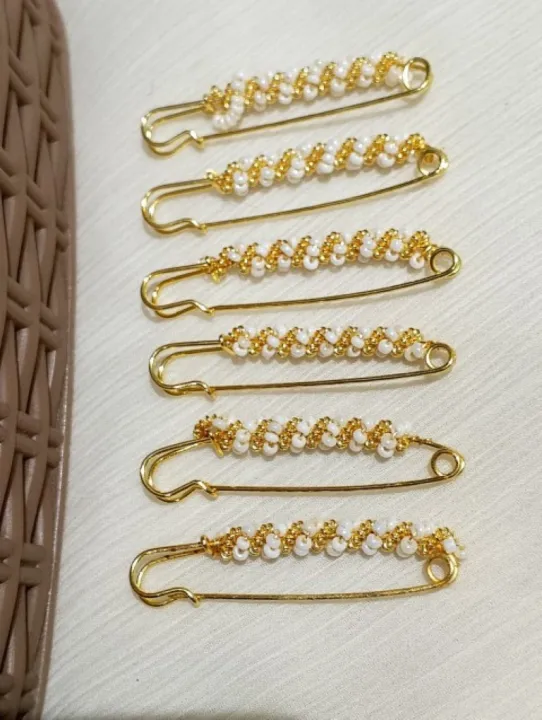 Elegant%20Hijab%20Pins%20%E2%80%93%20Pack%20of%206%20Fancy%20Safety%20Pins%20with%20Seed%20Beads%20-%20Image%206