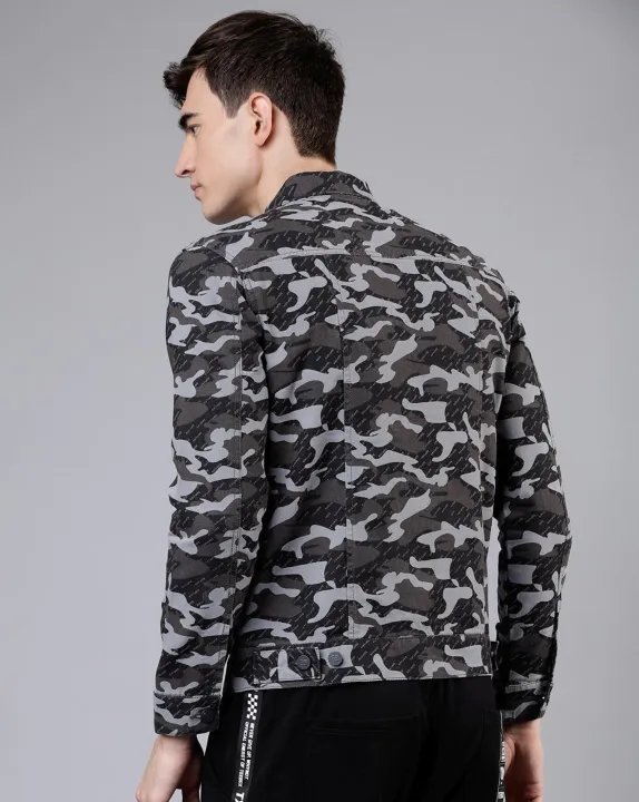 Camouflage%20Print%20Button-Down%20Jacket%20-%20Image%205