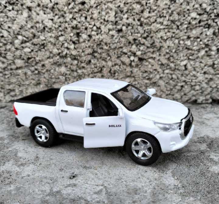 1:36%20Scale%20Toyota%20Revo%20Hilux%204*4(Vego%20Dala)%20Diecast%20Model%20Car%20-Multicolors%20-%20Image%202