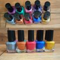 - Peel off Nail Polish - Multicolor. 