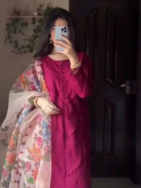 Plain%20Color%20Lawn%20Cotton%20Fabric%20for%20Women%20%E2%80%93%202%20Piece%20Unstitched%20(5%20Yards)%20%7C%20Soft,%20Lightweight,%20Summer%20Fabric%20for%20Shirts%20&%20Trousers%20-%20Image%2010