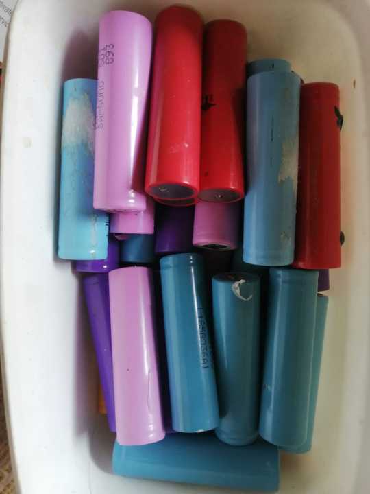 18650%202000%20mah%20lithium%20ion%20cell%20Japanese%20made%20recycled%2018650%20battery%20cell%20%203.7%20volt%20to%204.2%20volt%20rechargeable%20battery%20tested%20capacity%20-%20Image%204