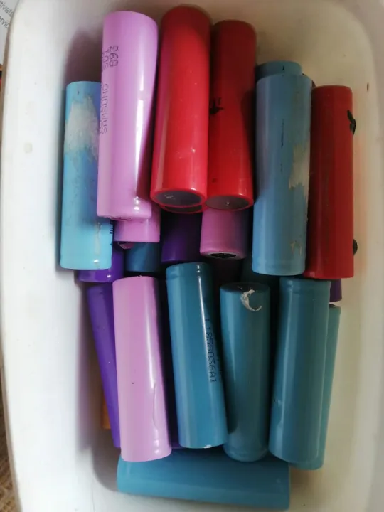 18650%202000%20mah%20lithium%20ion%20cell%20Japanese%20made%20recycled%2018650%20battery%20cell%20%203.7%20volt%20to%204.2%20volt%20rechargeable%20battery%20tested%20capacity%20-%20Image%204