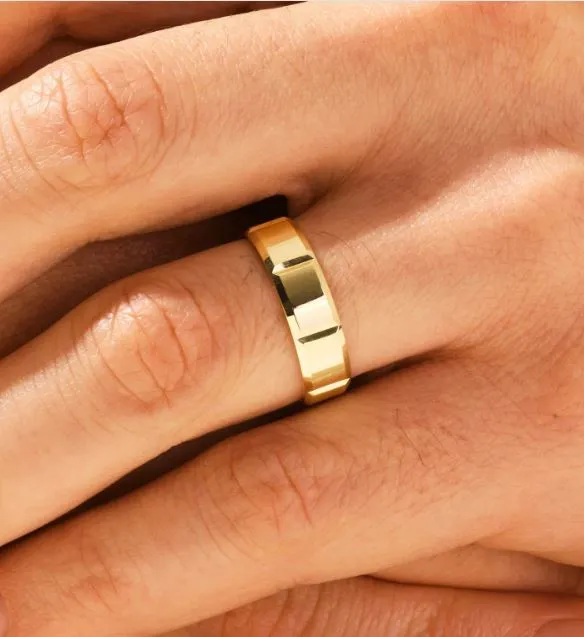 Pack%20of%204%20Golden%20Watch,%20Chain%20Bracelet,%20Ring,%20Bar%20Locket%20Set%20for%20Men/Boys%20-%20Image%208