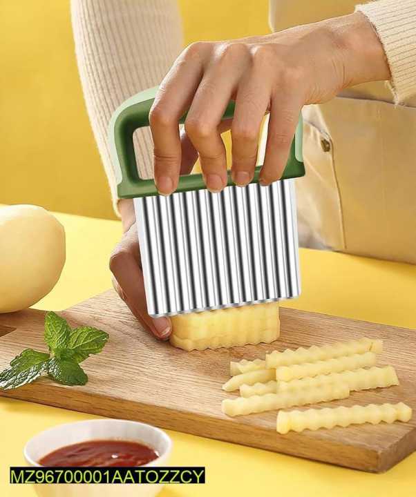 Vegetable%20Cutter%20With%20Finger%20Protection%20for%20Cutting%20-%20Image%203