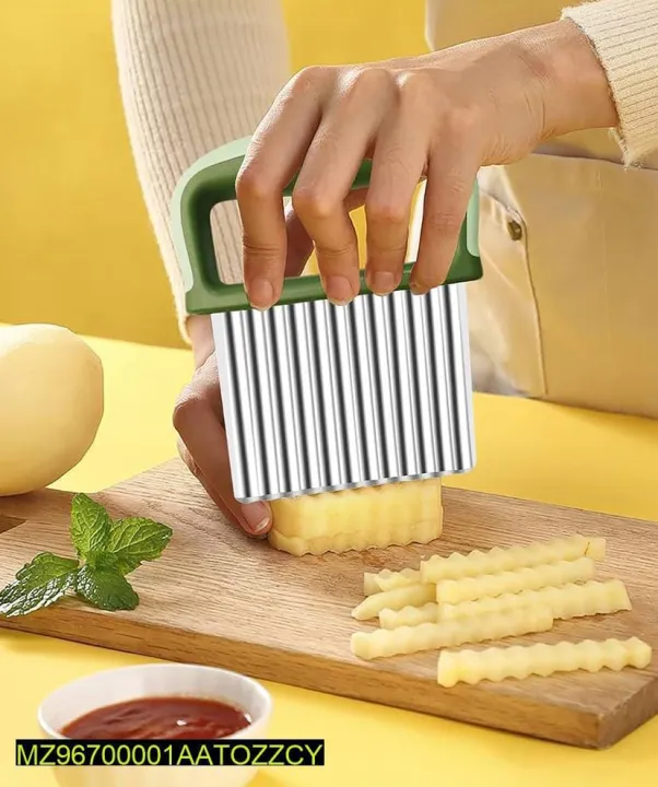 Vegetable%20Cutter%20With%20Finger%20Protection%20for%20Cutting%20-%20Image%203