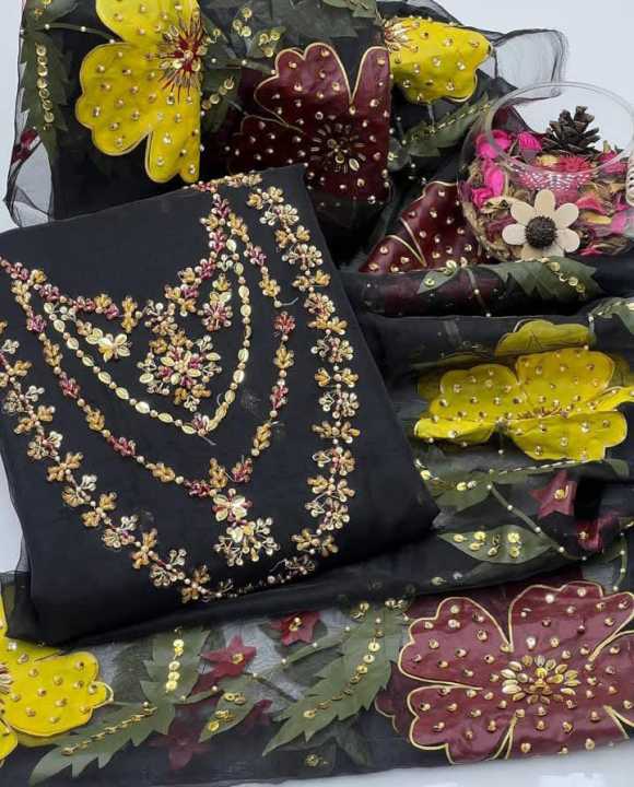 SAJFI%20CLOSET-2-Piece%20Handmade%20Organza%20Botqui%20Style%20Dress%20with%20Zarri%20and%20Nagina%20Embroidery,%20Oil%20Paint%20Dupatta%20-%20Image%204