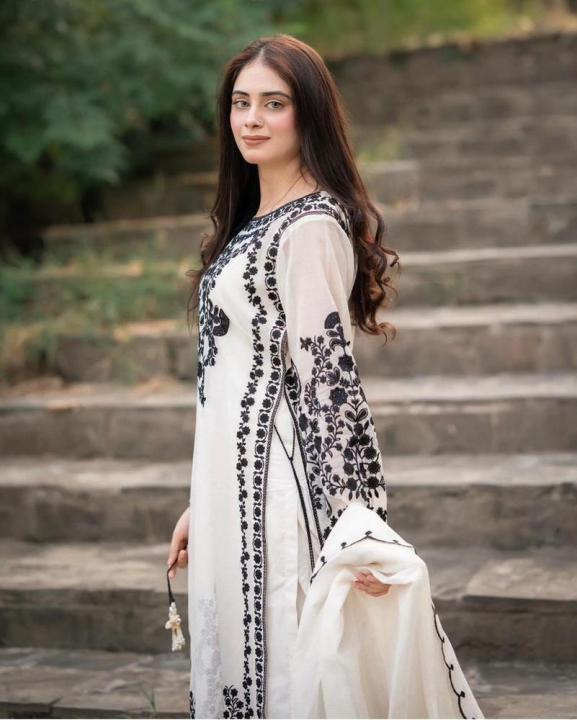 3%20Pcs%20Women's%20Stitched%20Organza%20Embroidered%20Suit%20-%20Image%202