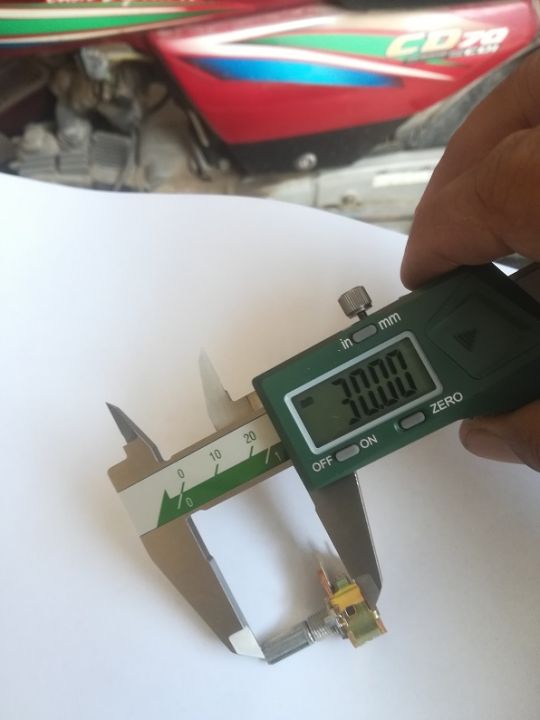 Pack%20of%2010%20-%20100K%20Ohm%20Variable%20Resistors%20Dual%20Rotary%20Potentiometer%20-%20B100K%206%20Pin%20volume%20controls%20on%20audio%20equipment%20-%20Image%207