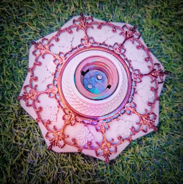 Fancy%20Decorative%20Ceiling%20Lamp%20Base%20Fancy%20Wall%20Bulb%20Holder%20E27)%20-%20Silver%20&%20White%20Fancy%20Holder%20-%20Image%204