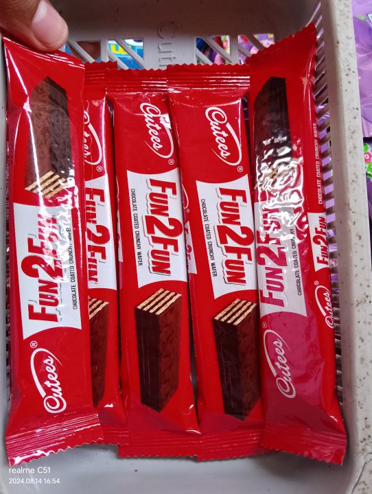 Original%20Cutees%20Fun2Fun%20Chocolate%20Coated%20Crunchy%20Wafer%20(Pack%20Of%20Long%20Chocolate%2015%20Long%20Pieces)%20/%20Special%20Crunchy%20Wafer%20/%20Long%20Chocolate%20Bar%20Wafer%20/%20With%20Affordable%20Price%20-%20Image%202