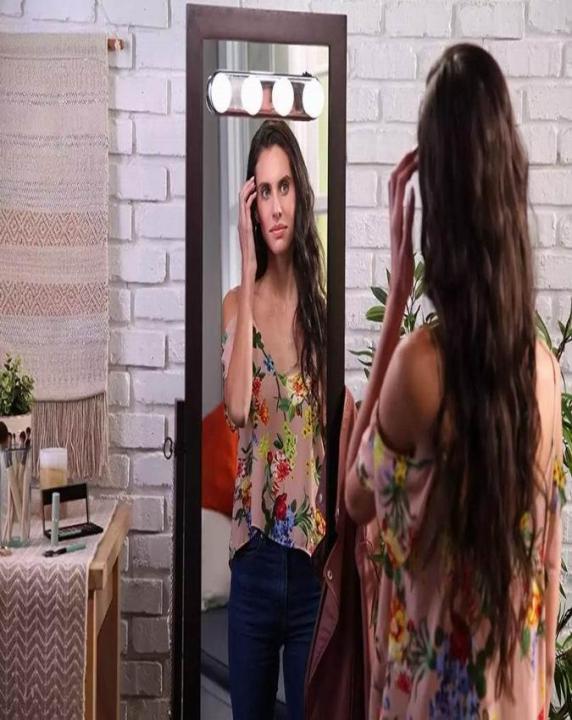 Studio%20Glow%20Makeup%20Amazing%20Lights%20Vanity%20Make%20Up%20Light%20Four%20LED%20Bulb%20Lamp%20Super%20Bright%20Portable%20Cosmetic%20Mirror%20Light%20-%20Image%206