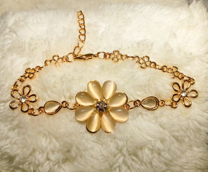 New Fashion Gold Plated Flower Bracelets for Women Girls