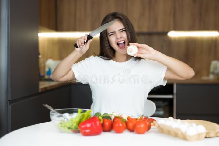 Nature%E2%80%99s%20Own%20Brand%20Canned%20Whole%20Mushroom%20400%20g%20Tin%20-%20Image%208