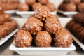Ferry Rose Crunchy Chocolate Balls T 8 Pieces Plastic Heart Gift Box. 