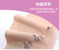 There are middle-aged and elderly women's cotton bottom stockings in the tube mother's socks mother-in-law summer thin belt heels wear-resistant flesh-colored socks. 