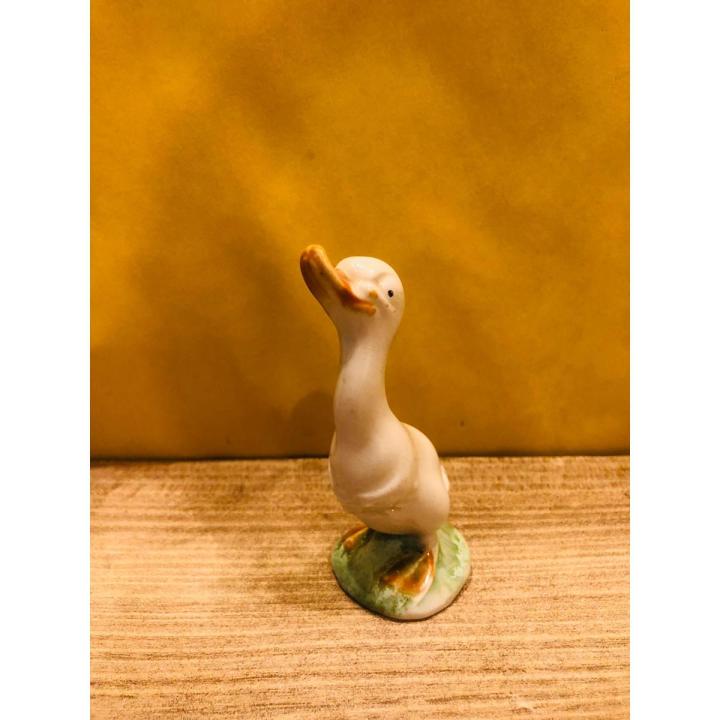 Exotic Ceramic  Table Decor 1 Pcs Height 4  Inches