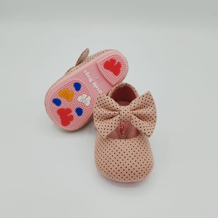 Baby%20Girl%20Polka%20Dot%20Soft%20Sole%20Shoes%20with%20Bow%20%7C%20Anti-Slip%20Prewalker%20Shoes%20for%20Infants%20&%20Toddlers%20-%20Image%209