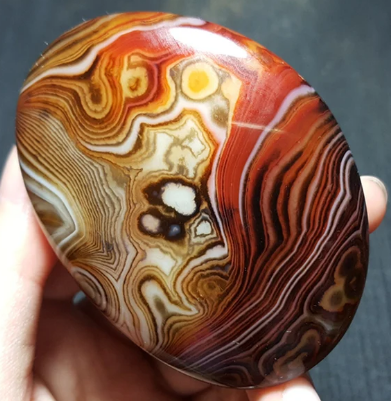 Ù‚Ø¯Ø±ØªÛŒ Ø·ÙˆØ± Ù¾Ø± Ø¢Ù†Ú©Ú¾ÙˆÚº Ú©ÛŒ Ø´Ú©Ù„ Ú©Û’ Ø³Ø§ØªÚ¾ Ø³Ø±ÚˆÙˆÙ