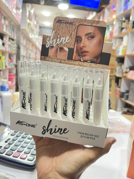 KS%20One%20Shine%20Highlighter%20Stick%20%E2%80%93%20Long-Lasting%20Glow,%20Smooth%20Blend,%20Dewy%20Finish%20Makeup%20Stick%20%7C%20Face%20&%20Body%20Highlighter%20%7C%20Easy%20Application%20%7C%20Travel-Friendly%20Beauty%20Stick%20-%20Image%204