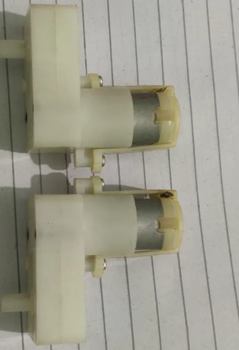 white%20DC%20gear%20motor%20robot%20/Yellow%20DC3V%206V%20DC%20Gear%20Motors%20and%20tyres%20,For%20Robot%20Smart%20Car%20Chassis%20-%20Image%204