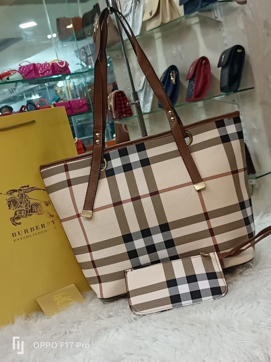 Women's%20Horseferry%20Check%20Tote%20Bag%20Burberry%20-%20Image%203