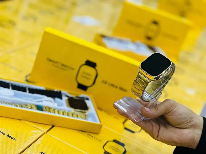 X8%20Ultra%20Max%20Smart%20Watch%208%20Series%2049mm%20Gold%20Edition%20-%20Image%205