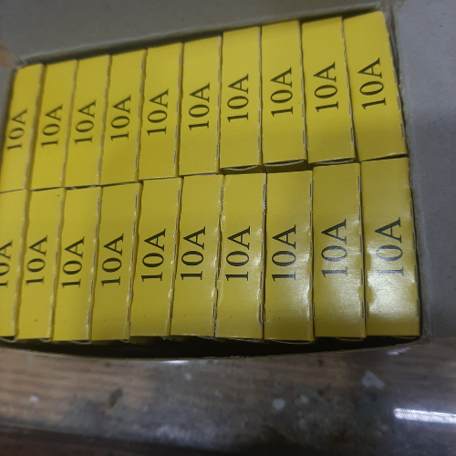 Fuse%2010%20Amp%20100pcs%20pack,%20Fast-Blow%20Fuse%2010%20Amp%205x20mm%20-%20Image%203