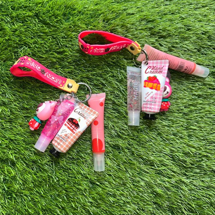 3%20in%201-Travel-Friendly%20Beauty%20Keychain%20Set%20for%20Girls%20%20%E2%80%93%20Lip%20Gloss,%20Tint,%20Hand%20Cream%20%E2%80%93%20Portable%20Girlish%20Keychain%20Kit%20Adds%20Style%20to%20Your%20Keys%20or%20Bag%E2%80%93%20Ideal%20Gift%20for%20Girls%20%7C%20Pocket%20Skincare%20Kit%20%7C%20Travel%20Must-Have%20-%20Image%202